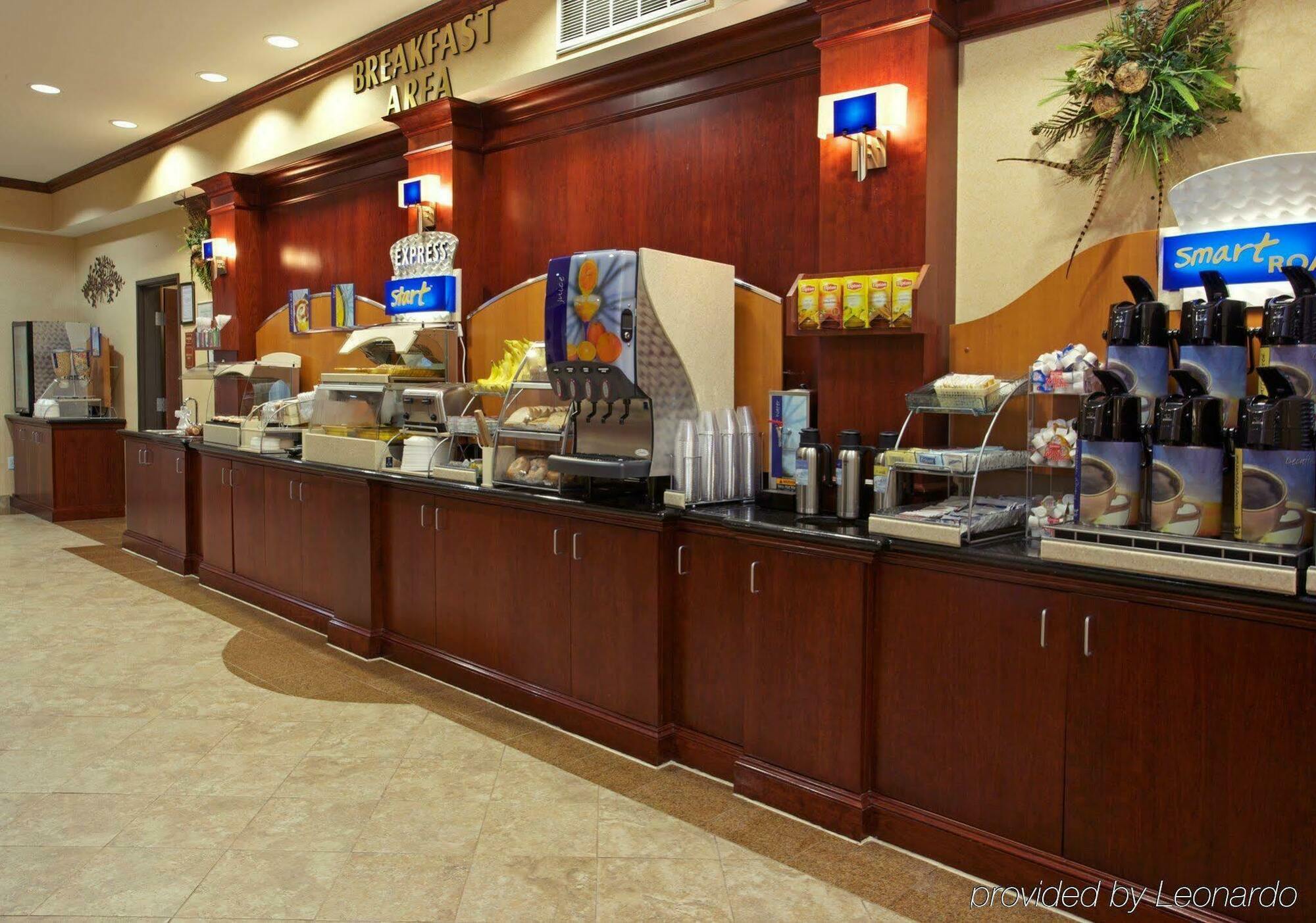 Holiday Inn Express & Suites Houston East By Ihg Restaurant foto