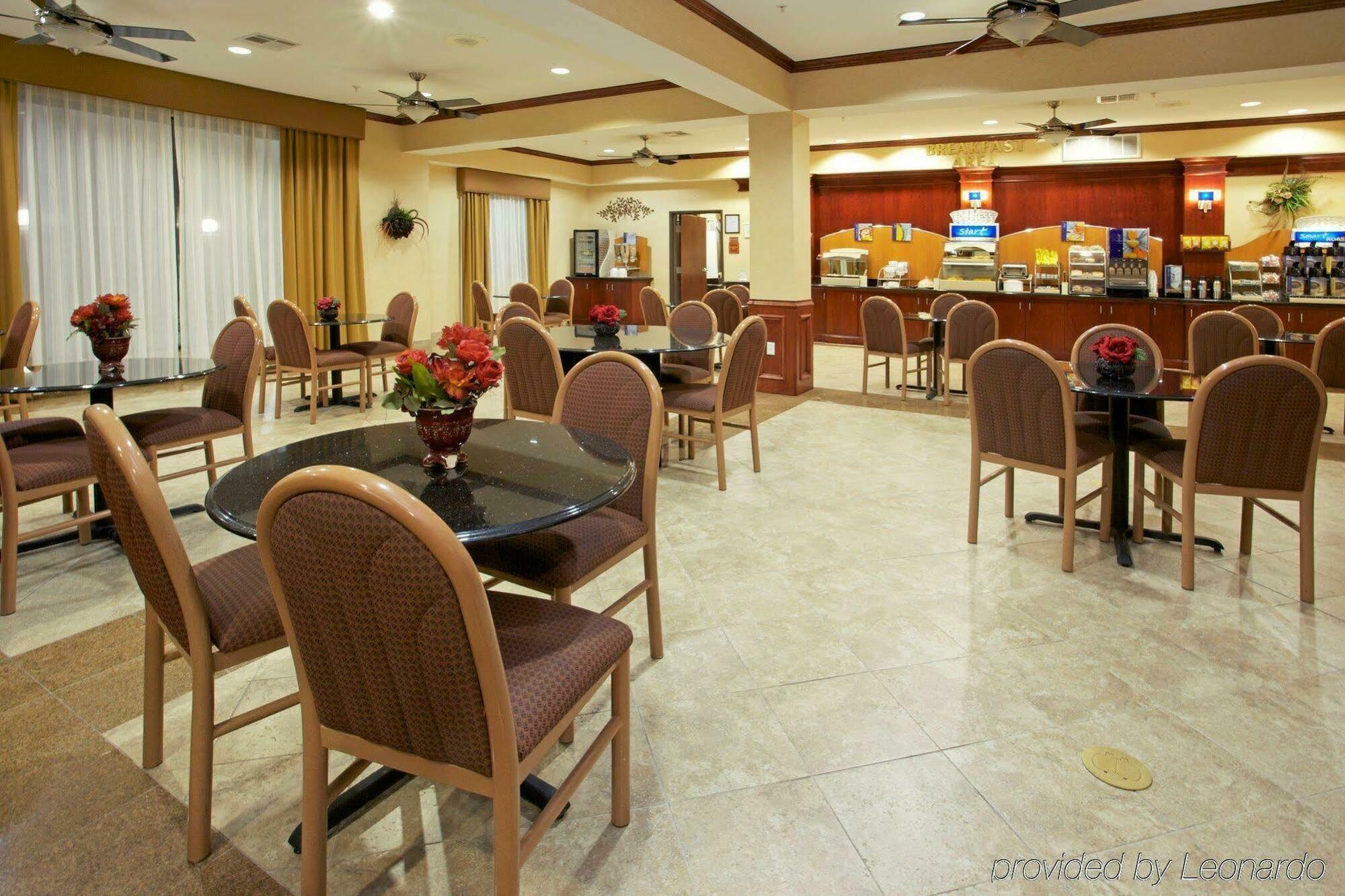 Holiday Inn Express & Suites Houston East By Ihg Exterior foto
